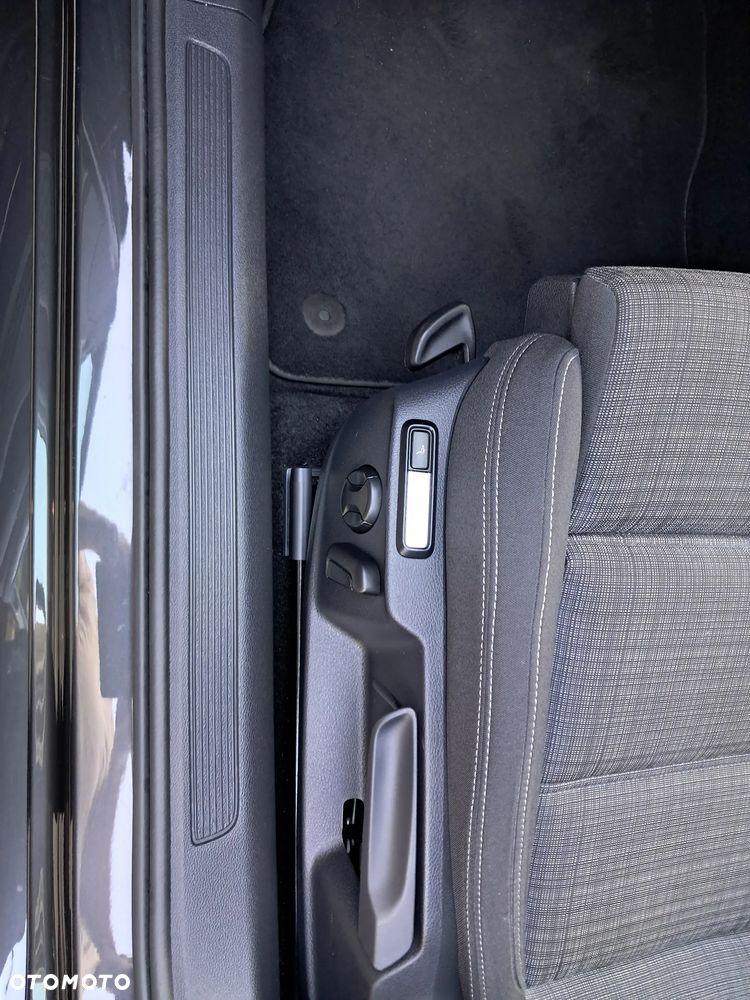 Volkswagen Passat 2.0 TDI SCR Style DSG - 12