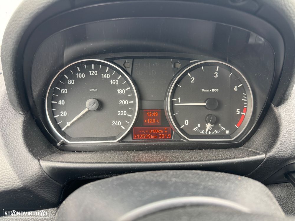 BMW 118 d Pack M - 8