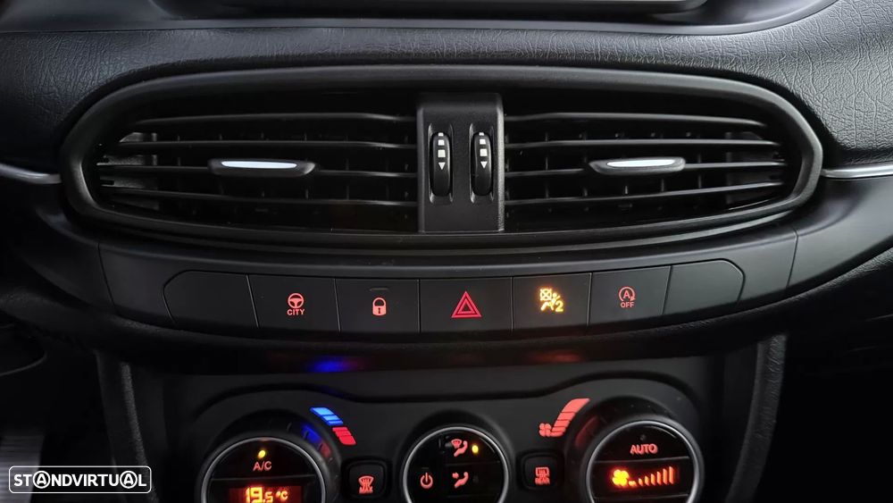 Fiat Tipo Station Wagon 1.3 M-Jet Lounge Tech - 36