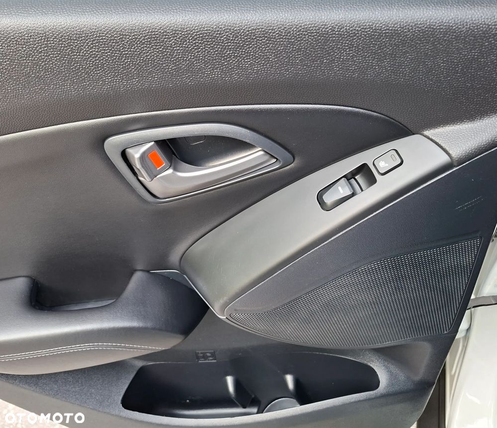 Hyundai ix35 1.6 2WD Fifa World Cup Edition - 29