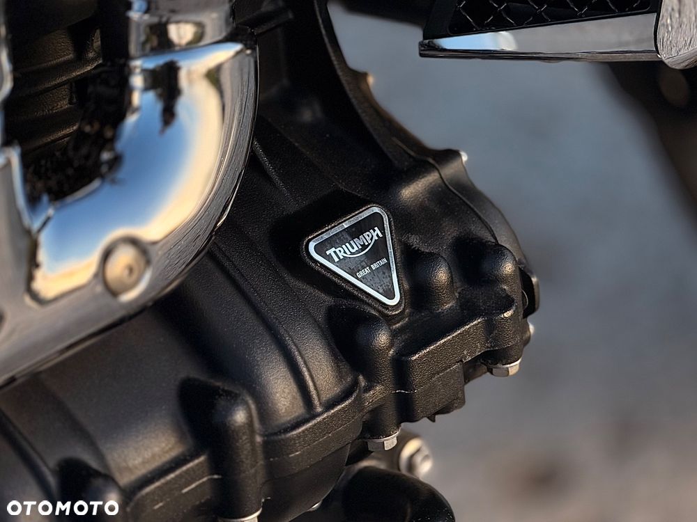 Triumph Rocket - 12