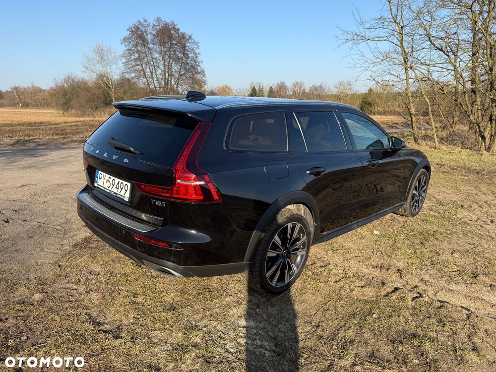 Volvo V60 Cross Country Pro T5 AWD - 3