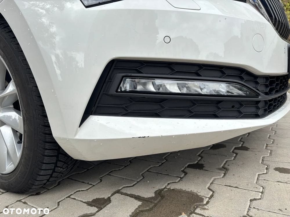 Skoda Superb 2.0 TDI SCR Ambition - 17