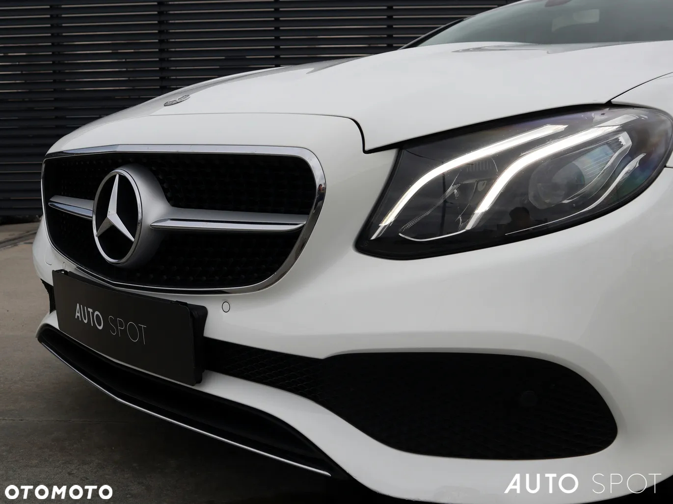 Mercedes-Benz Klasa E 220 d Coupe 9G-TRONIC - 3