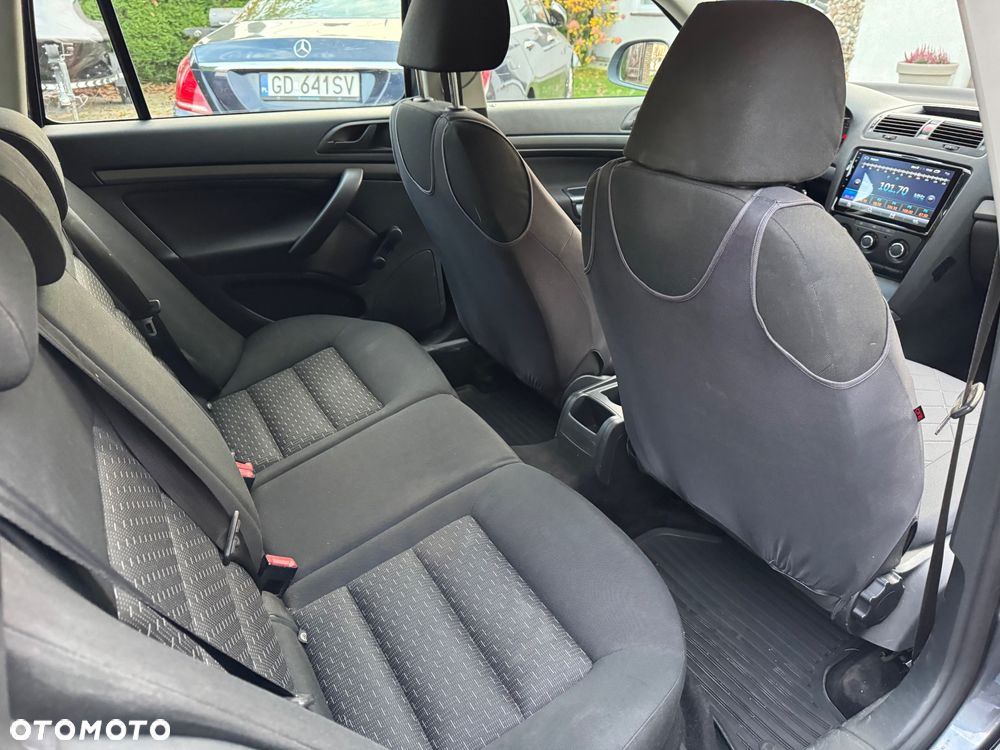 Volkswagen Passat - 20