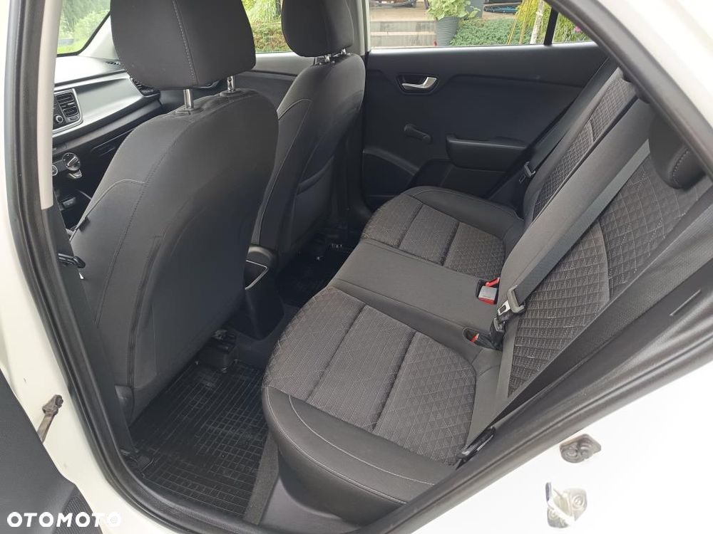 Kia Rio 1.2 M - 9