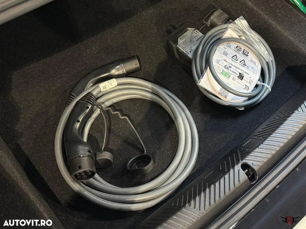 BMW Seria 5 550e xDrive Aut. - 24