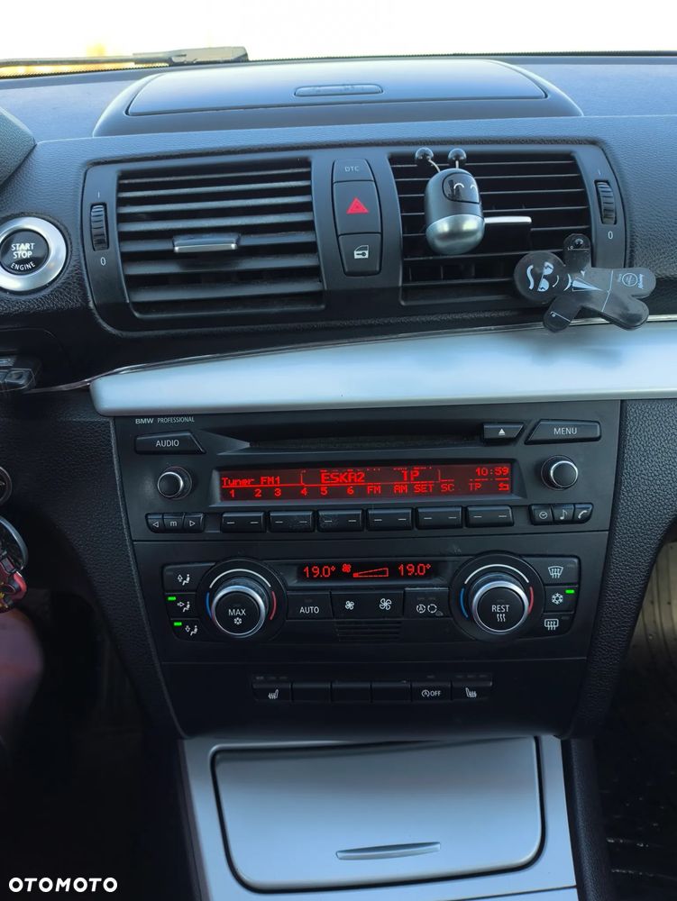 BMW Seria 1 118d DPF - 8