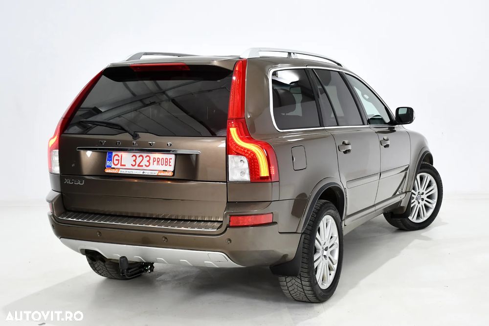 Volvo XC 90 D5 AWD Geartonic Summum - 4