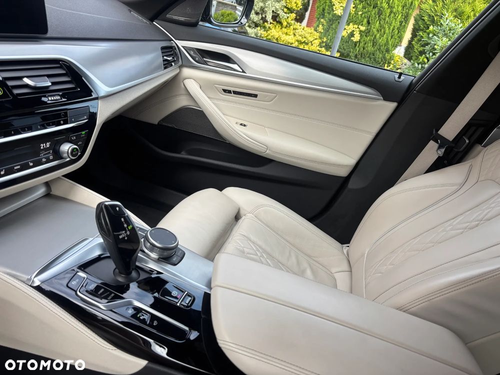 BMW Seria 5 545e xDrive M Sport sport - 15