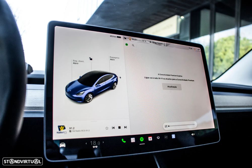 Tesla Model 3 Long-Range Dual Motor AWD - 32