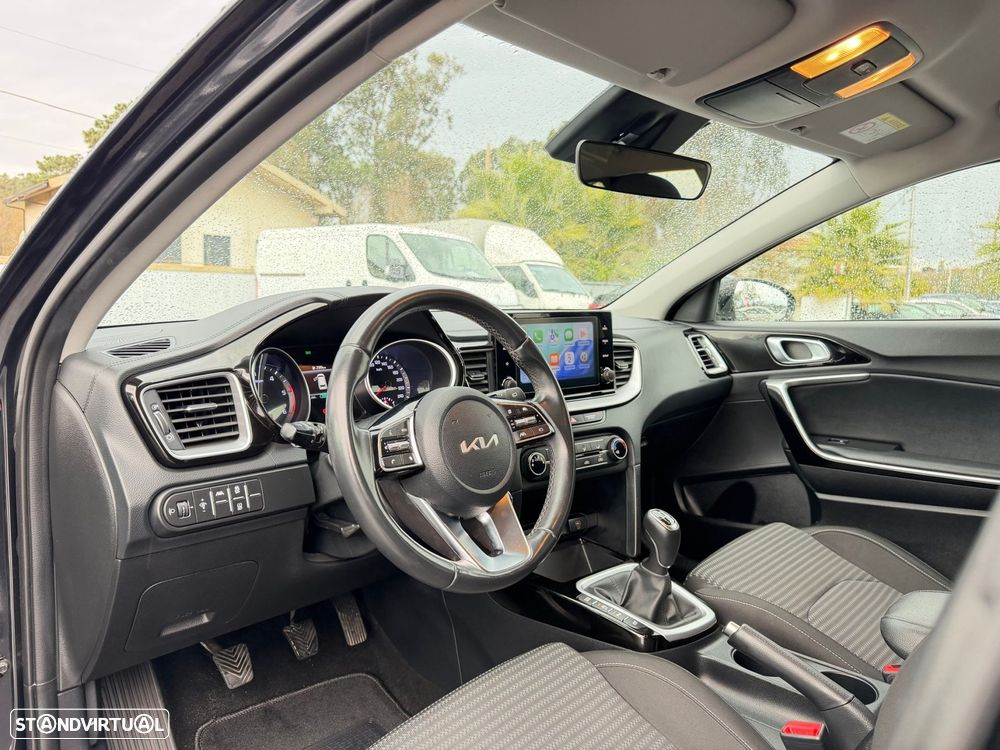 Kia Ceed SW 1.6 CRDi MHEV Dynamic - 28