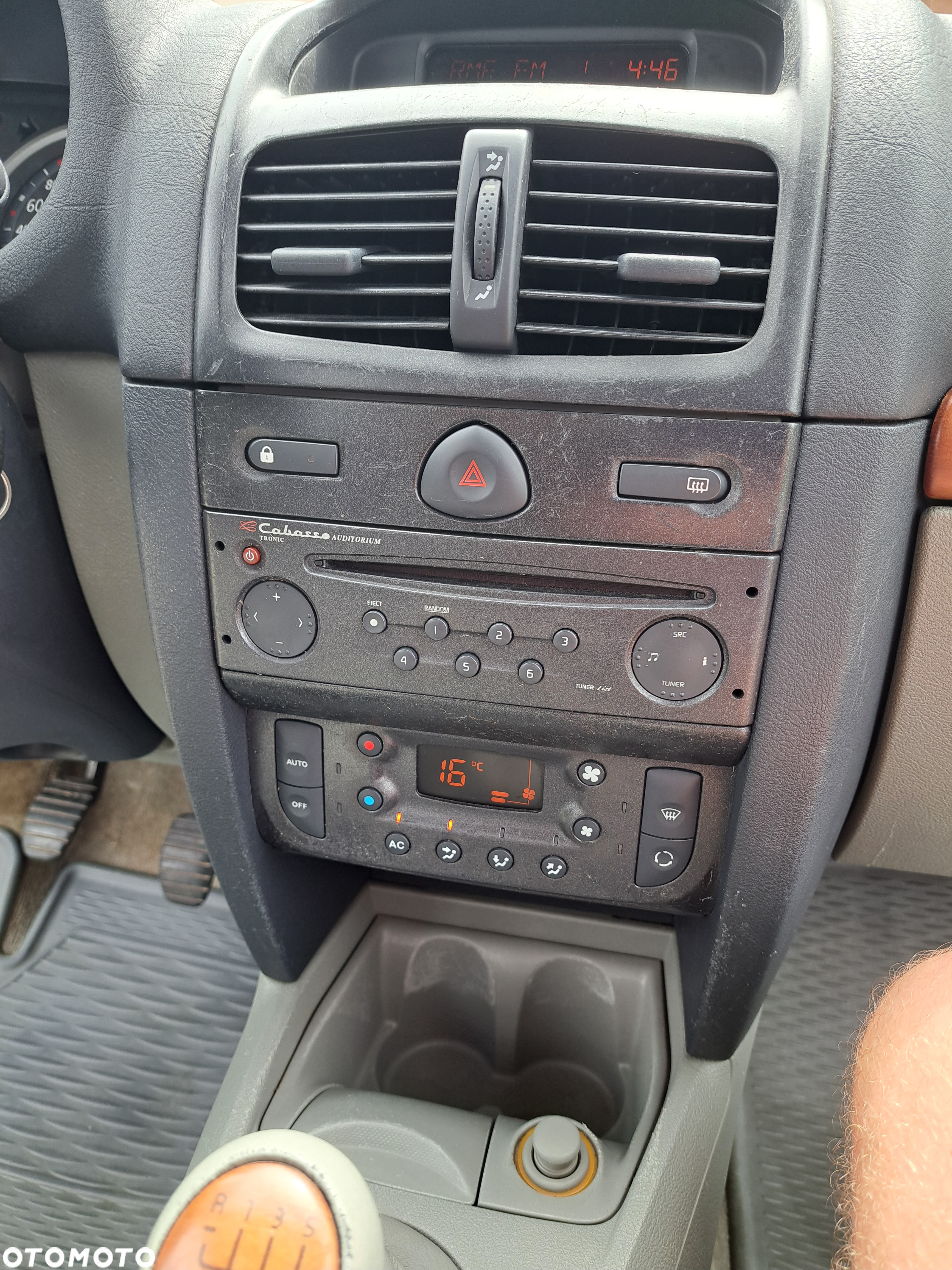 Renault Clio 1.6 16V Initiale - 32