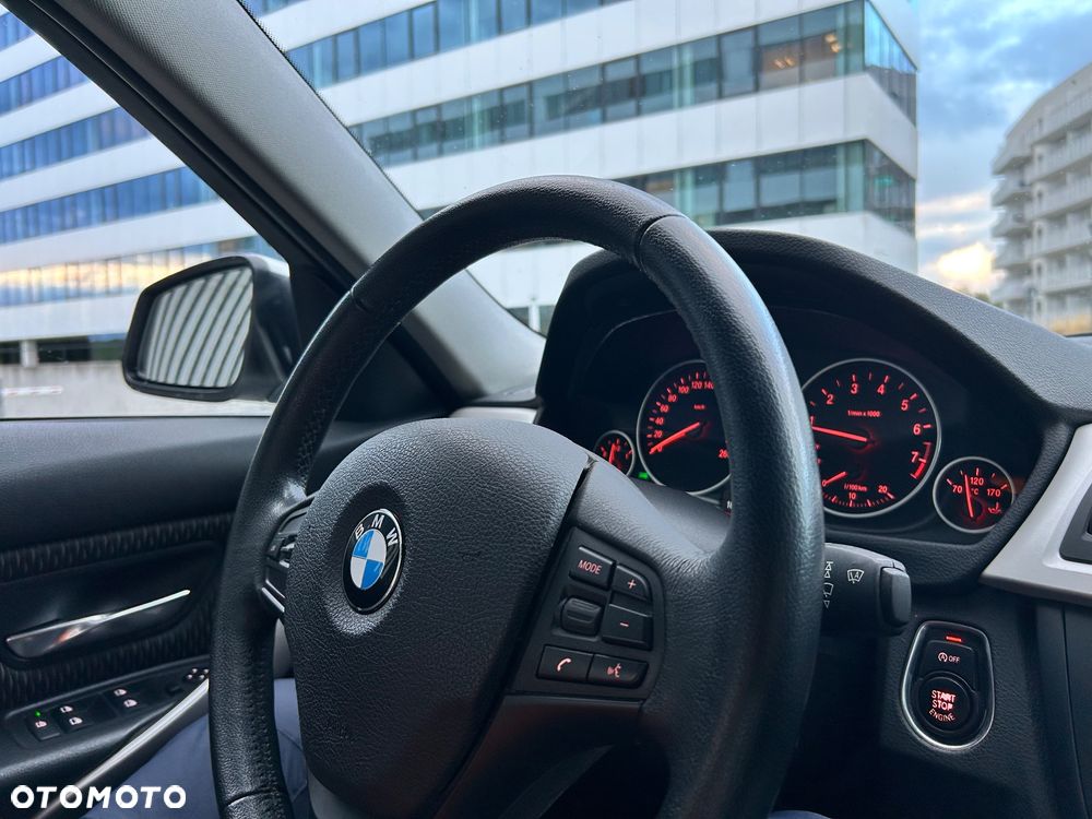 BMW Seria 3 316i - 23