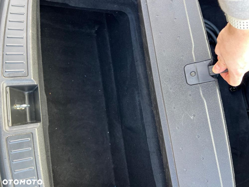 Tesla Model S Dual Motor Allradantrieb Performance - 23