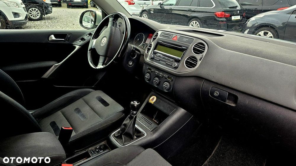 Volkswagen Tiguan - 11