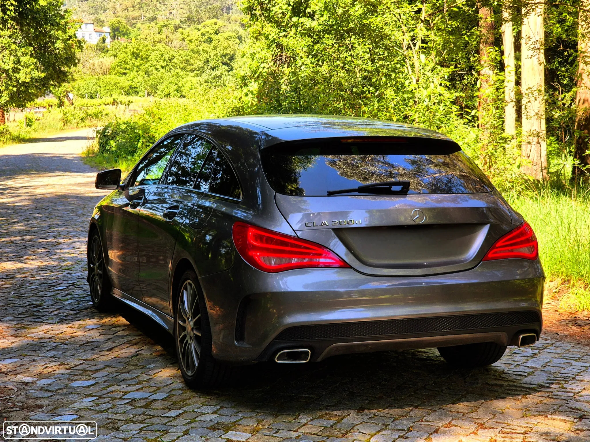 Mercedes-Benz CLA 200 d Shooting Brake AMG Line - 5