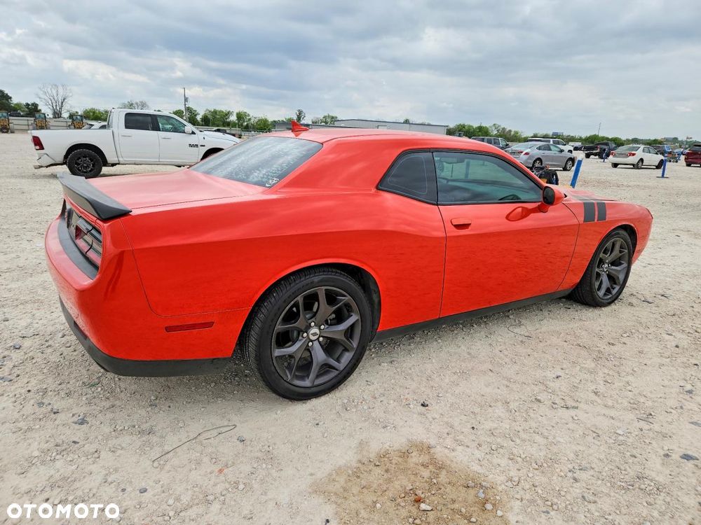 Dodge Challenger 3.6 SXT Plus - 3