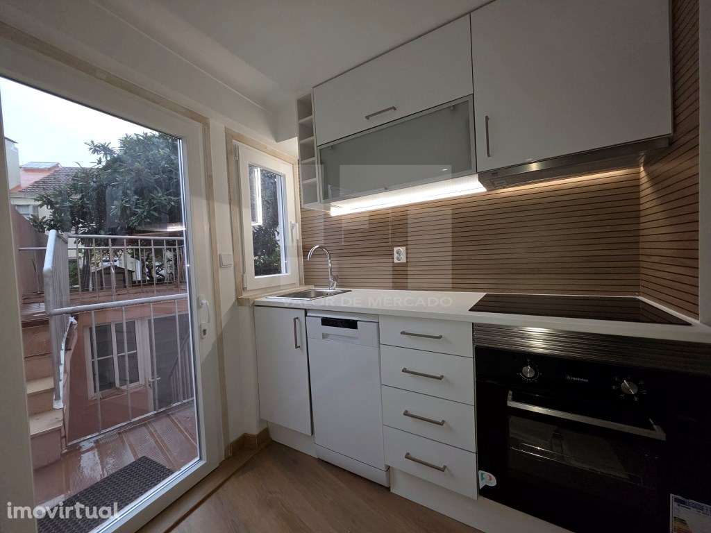 Apartamento T1+1duplex, recentemente remodelado, com 79 m2 - Grande imagem: 5/27
