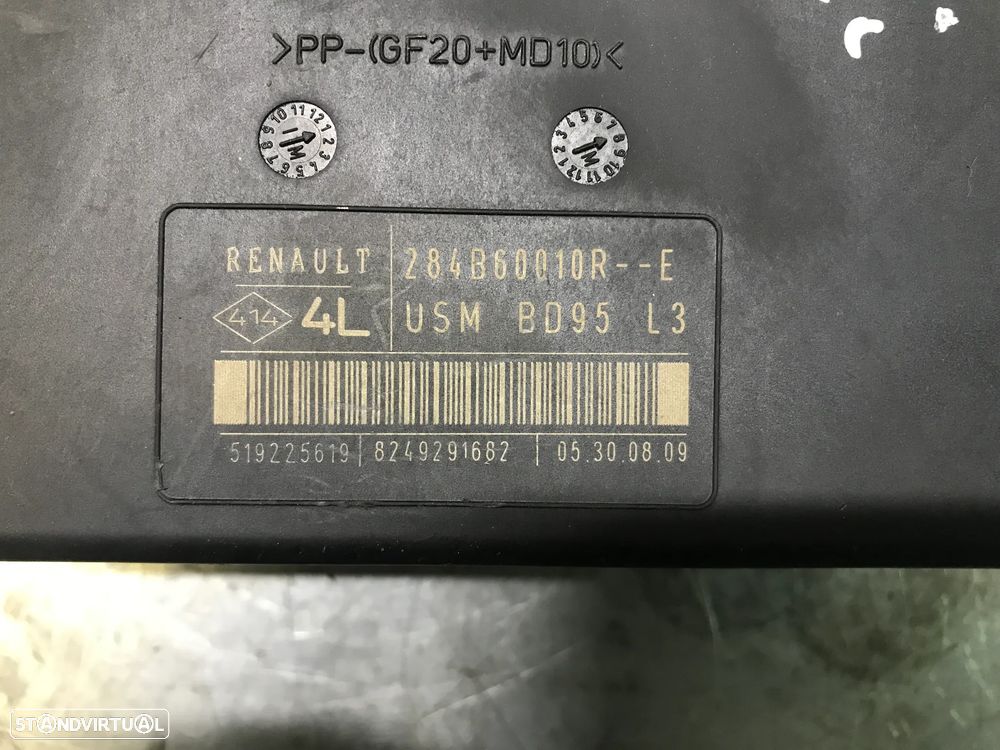 CAIXA DE FUSIVEIS USM BD95 RENAULT MEGFANE III 284B60010R - 3