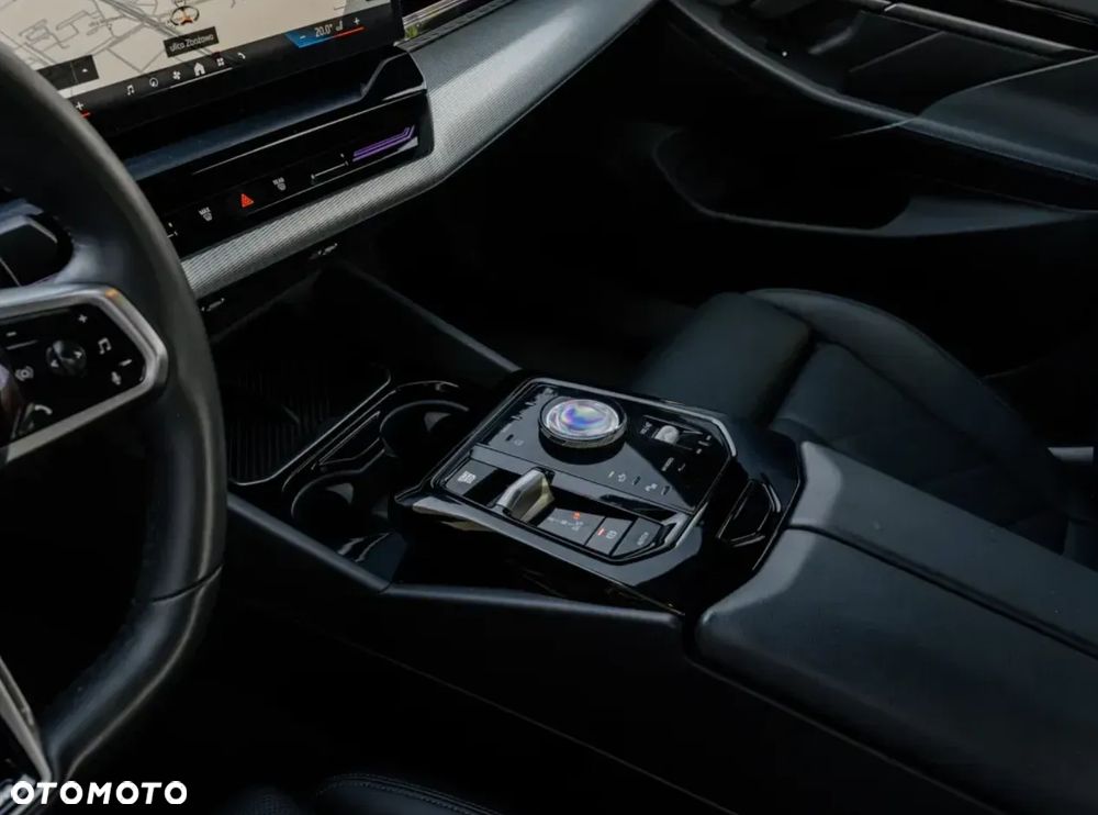 BMW Seria 5 520i mHEV - 9