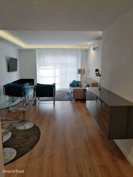 Porto | T2 Mobilado e Equipado | Garagem Dupla | Centro de Gondomar - Grande imagem: 2/9