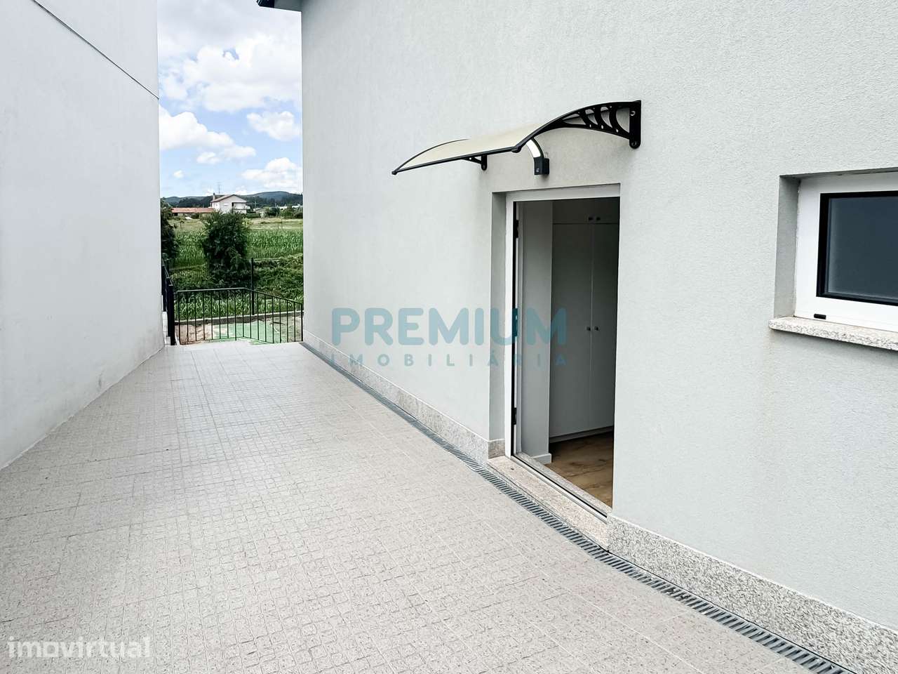 Andar Moradia T2 em Perelhal para Arrendamento Anual - Grande imagem: 2/31