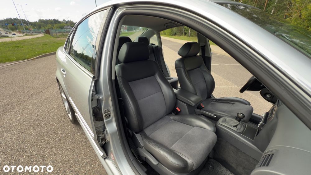 Volkswagen Passat 2.3 V5 Highline - 14