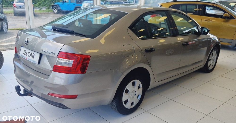 Skoda Octavia 1.6 TDI Edition - 9