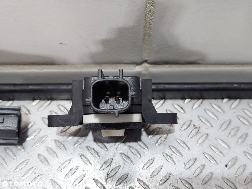 CZUJNIK UDERZENIA AUDI B7 A4 R2007 NR 8P0955557 - 2