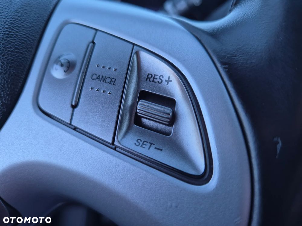 Hyundai ix35 1.7 CRDi 2WD blue Style - 16