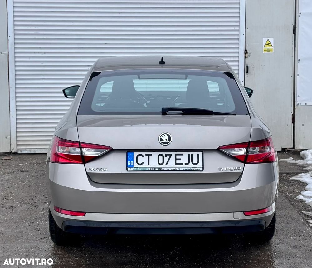 Skoda Superb 2.0 TDI DSG Ambition - 12