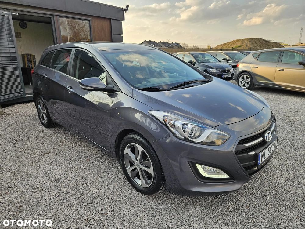 Hyundai i30 blue Kombi 1.6 CRDi Style - 11