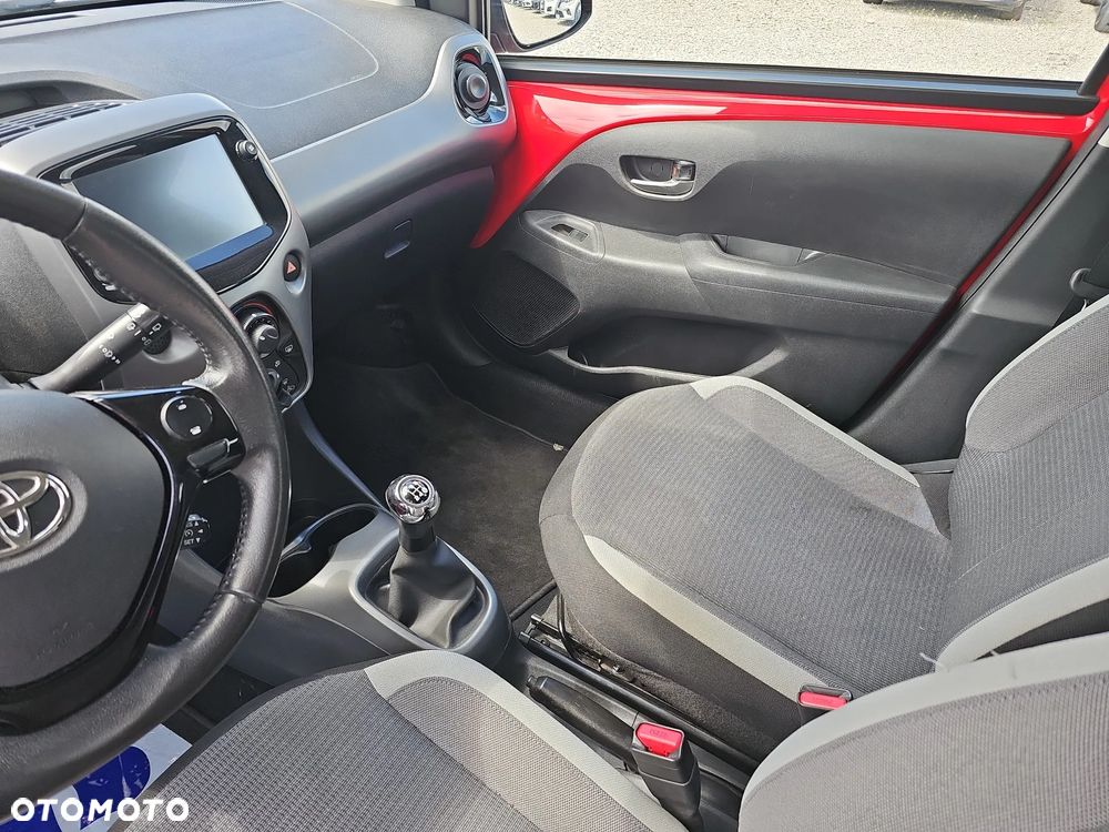 Toyota Aygo x-play - 16