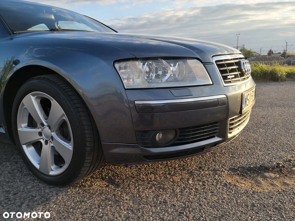 Audi A8 4.2 Quattro - 6