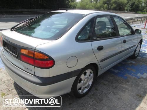 Renault Laguna de 1999 para peças - 1