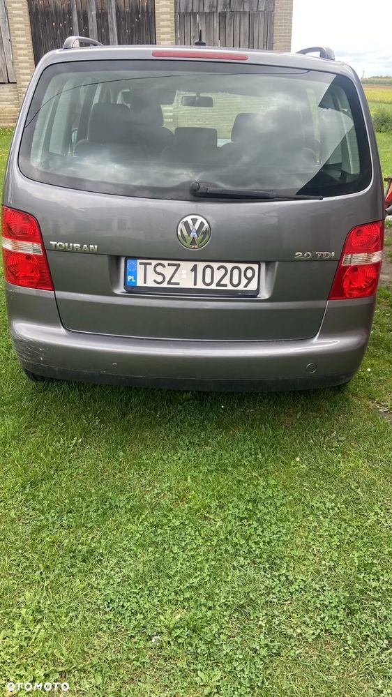Volkswagen Touran 2.0 TDI Q-Line DSG - 2