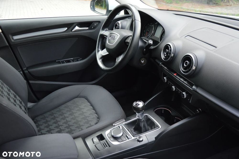 Audi A3 Sportback 1.2 TFSI Attraction - 23