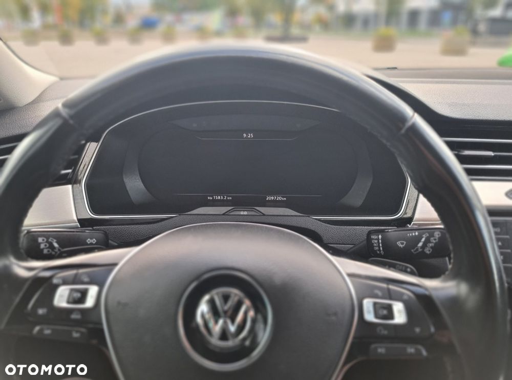 Volkswagen Passat - 23