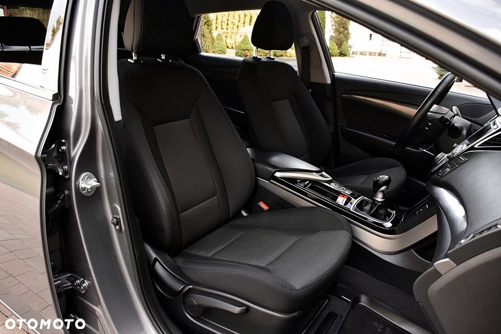 Hyundai i40 i40cw 1.7 CRDi Fifa World Cup Edition - 34