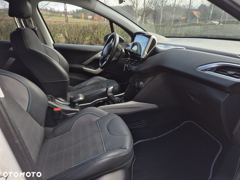 Peugeot 2008 PureTech 110 Stop&Start Urban Move - 11