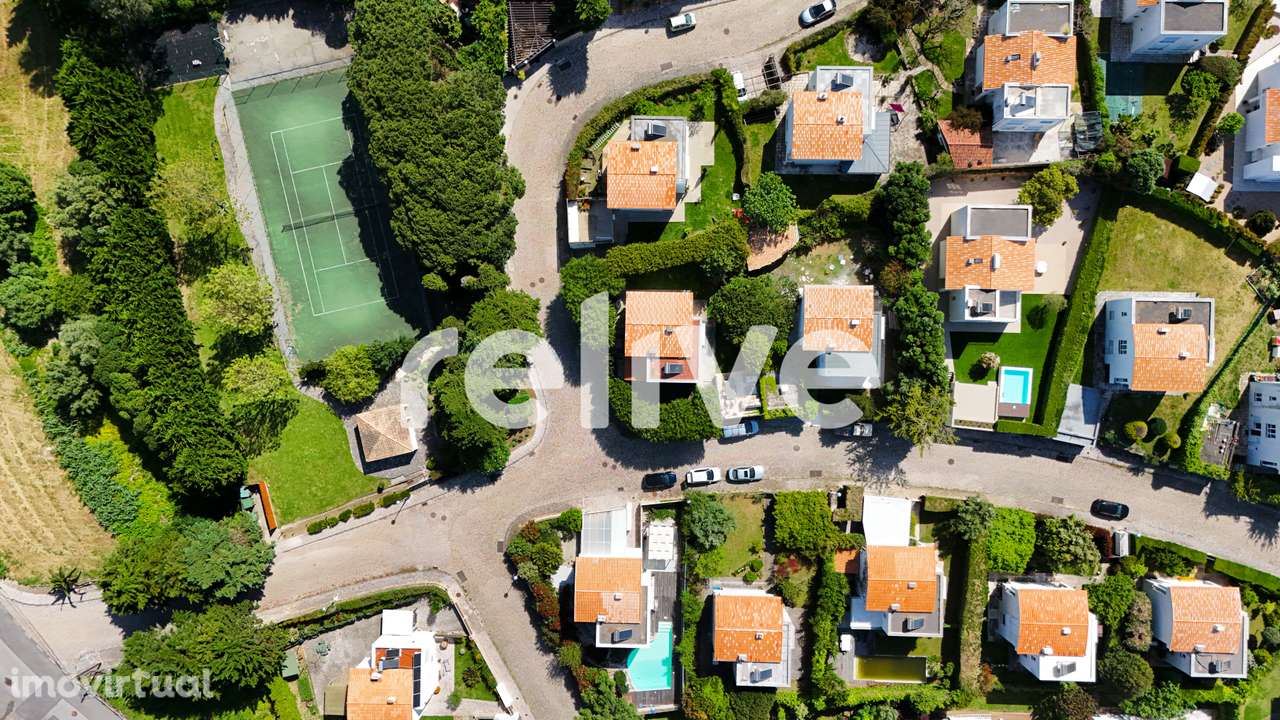 Moradia T3+1 com Garagem e Jardim – Urbanização Quinta Verde, Sintra. - Grande imagem: 2/38