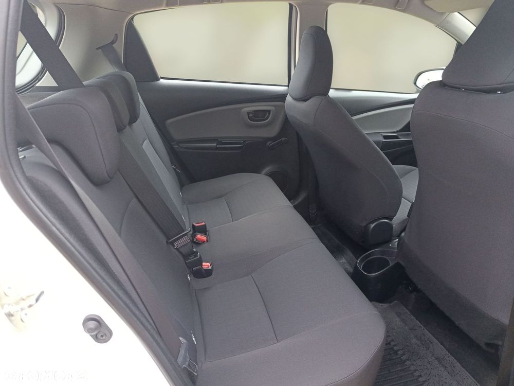 Toyota Yaris - 10