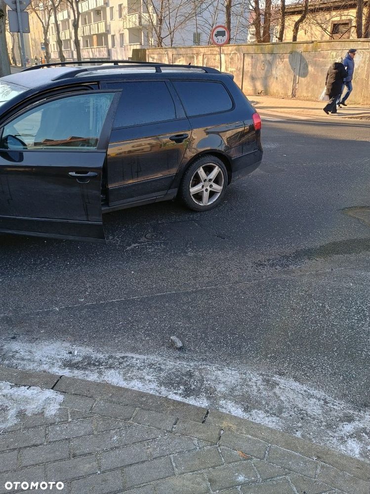 Volkswagen Passat 1.9 TDI DPF Comfortline - 2