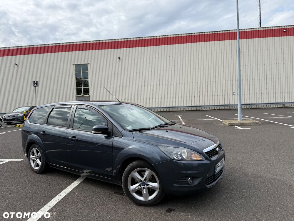 Ford Focus 1.6 Trend - 10