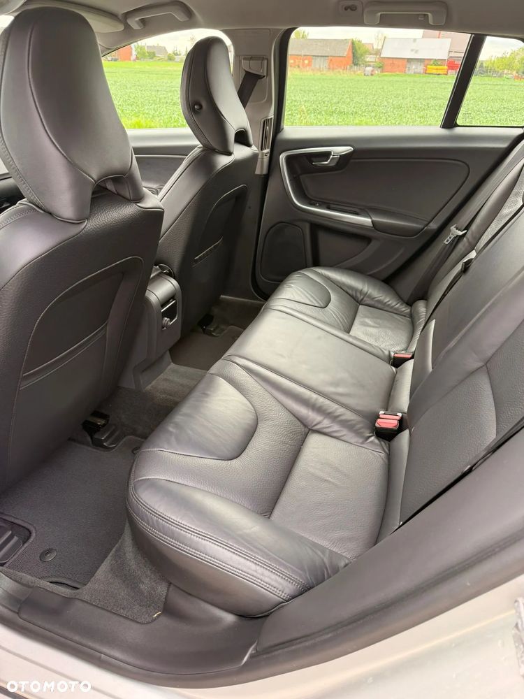 Volvo V60 D3 Kinetic - 11