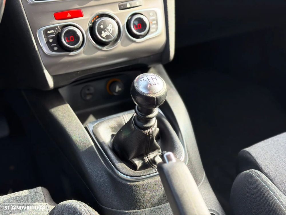 Citroën C4 1.6 BlueHDi Feel - 21