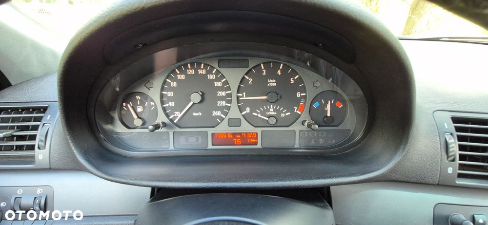 BMW Seria 3 - 24