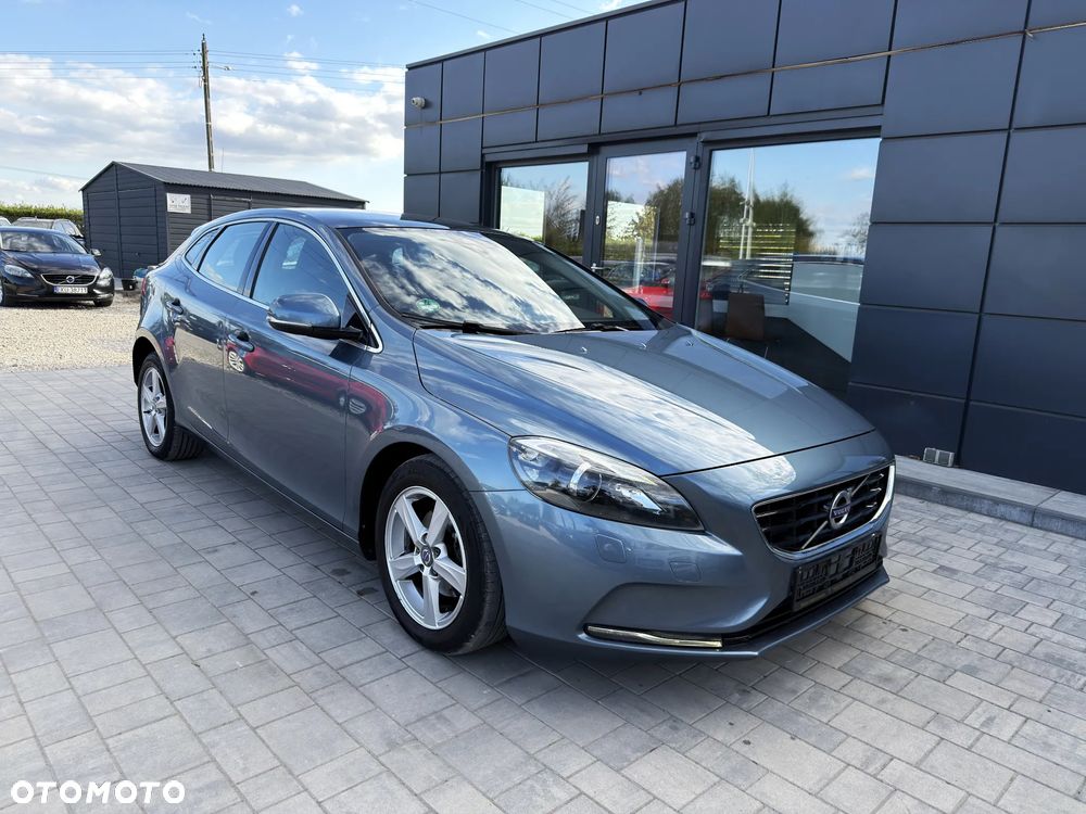 Volvo V40 D2 R-Design Momentum - 1