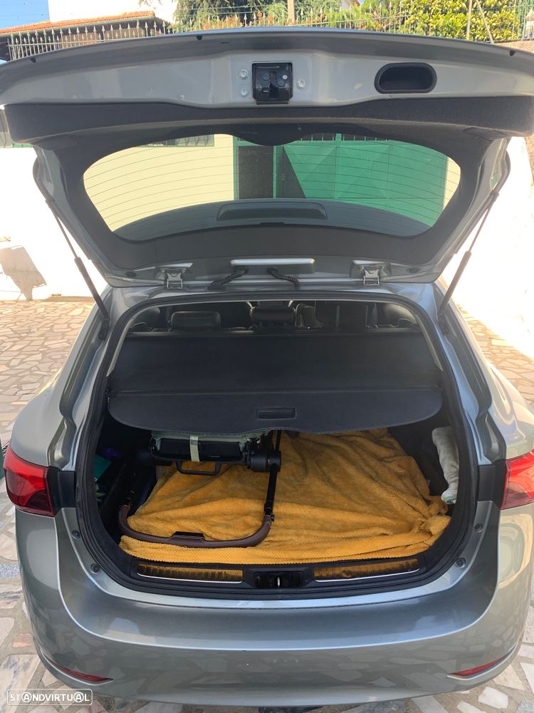 Toyota Avensis Touring Sports 2.0 D-4D Luxury+GPS - 12